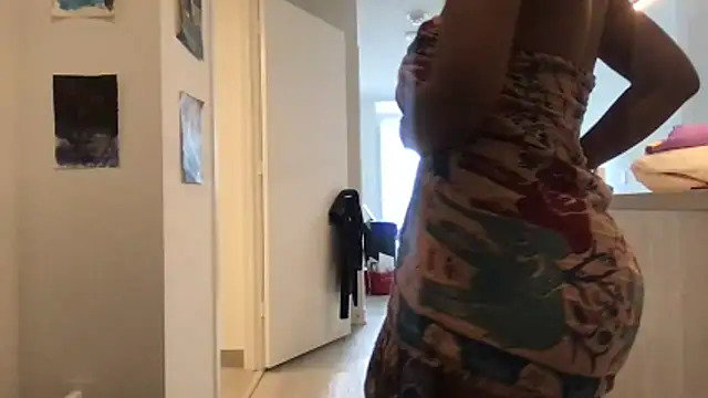 tia   fox online show from February 19, 2026, 6:49 pm