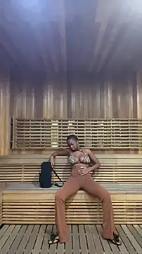 Snapshot of tia___fox chatting on November 20, 2025, 1:45 pm tia fox online show from November 20, 2025, 1:45 pm