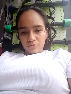 Snapshot of Aira2406 chatting on October 21, 2025, 9:25 pm Aira2406 online show from October 21, 2025, 9:25 pm