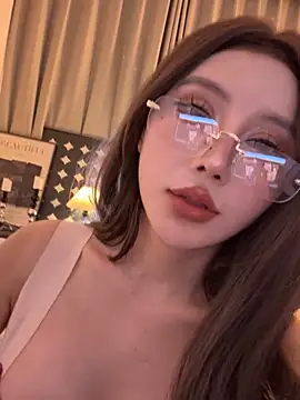 funnygirl0929 online show from April 15, 2026, 3:16 pm