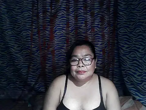 Snapshot of cris_tita chatting on March 1, 2026, 1:00 pm cris tita online show from March 1, 2026, 1:00 pm