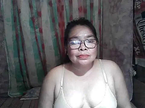 Snapshot of cris_tita chatting on March 19, 2026, 6:57 am cris tita online show from March 19, 2026, 6:57 am