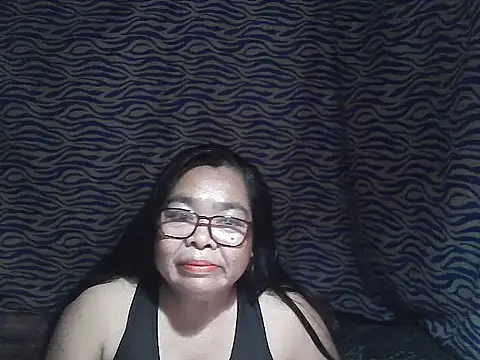 Snapshot of cris_tita chatting on February 10, 2026, 2:10 am cris tita online show from February 10, 2026, 2:10 am