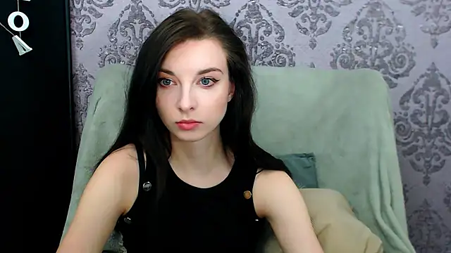 Snapshot of DominantLuna chatting on May 4, 2026, 7:17 pm DominantLuna online show from May 4, 2026, 7:17 pm