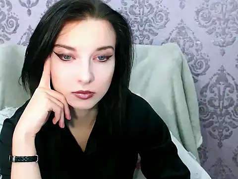 Snapshot of DominantLuna chatting on October 21, 2025, 7:57 pm DominantLuna online show from October 21, 2025, 7:57 pm