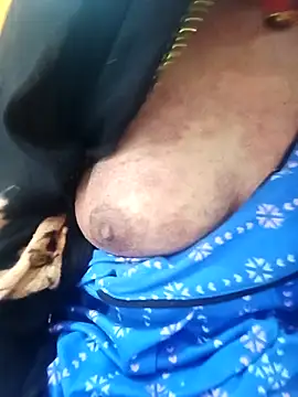 Snapshot of Hotty_ruvi chatting on October 11, 2025, 8:37 am Hotty ruvi online show from October 11, 2025, 8:37 am