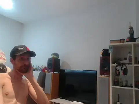 Snapshot of LoyalDoggie chatting on July 10, 2026, 12:38 pm LoyalDoggie online show from July 10, 2026, 12:38 pm