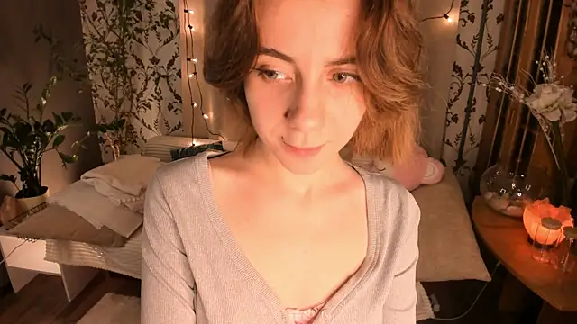 shyina meow online show from October 9, 2025, 3:01 pm