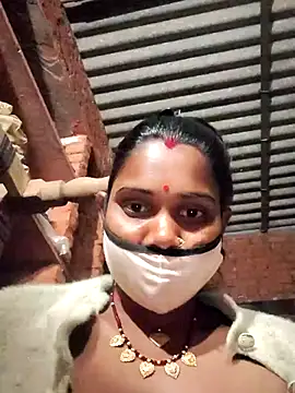 Katrina kaif143 online show from December 18, 2025, 2:43 pm