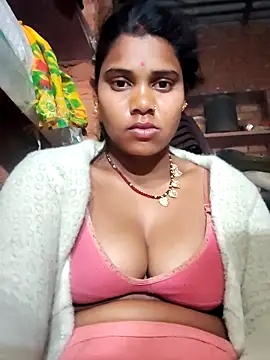 Katrina kaif143 online show from February 16, 2026, 10:18 pm