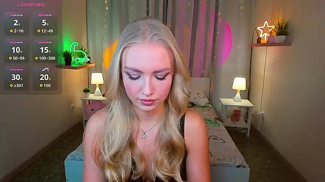 Snapshot of TessaGrays chatting on February 13, 2026, 2:28 pm TessaGrays online show from February 13, 2026, 2:28 pm