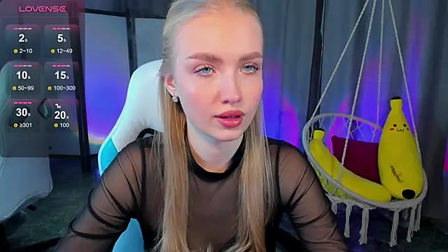 Snapshot of TessaGrays chatting on February 9, 2026, 11:30 am TessaGrays online show from February 9, 2026, 11:30 am