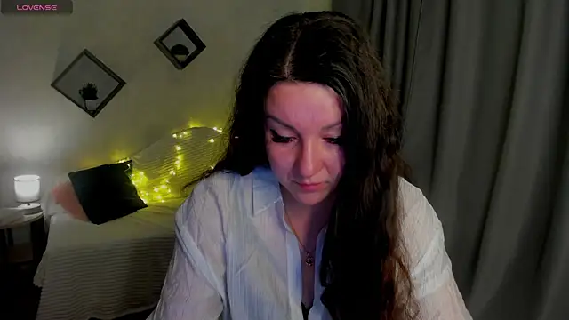 Snapshot of mood__berry chatting on October 15, 2025, 1:26 am mood berry online show from October 15, 2025, 1:26 am