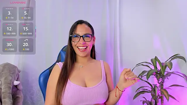 aleaa x online show from October 26, 2025, 12:00 am