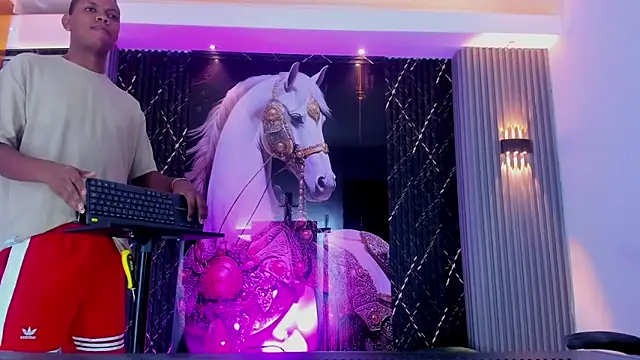 The Boy King online show from December 18, 2025, 8:01 pm