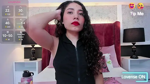 IvonnyCooper online show from October 25, 2025, 12:32 am