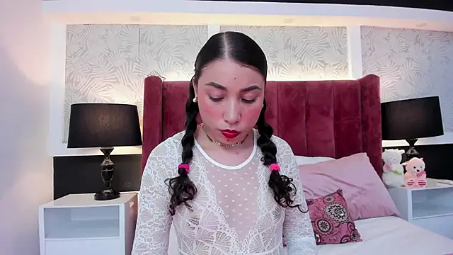Snapshot of IvonnyCooper chatting on October 13, 2025, 12:56 am IvonnyCooper online show from October 13, 2025, 12:56 am