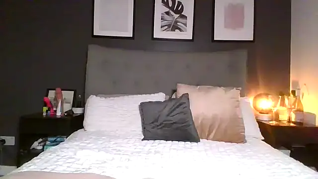 Snapshot of ThirstygirlCeCe chatting on October 31, 2025, 9:00 pm ThirstygirlCeCe online show from October 31, 2025, 9:00 pm