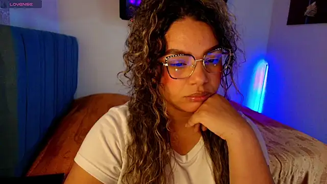 scarlet queen   online show from October 30, 2025, 2:32 am