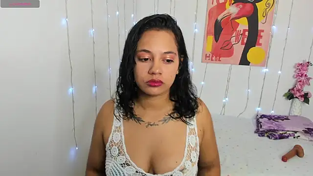 Snapshot of paris_blue chatting on October 13, 2025, 12:45 am paris blue online show from October 13, 2025, 12:45 am
