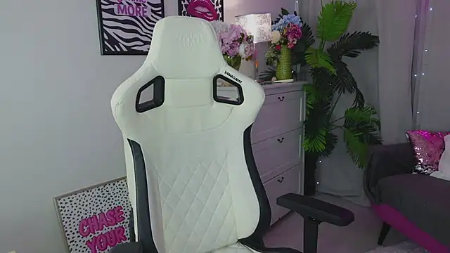 Snapshot of Staymonica chatting on February 12, 2026, 1:33 pm Staymonica online show from February 12, 2026, 1:33 pm