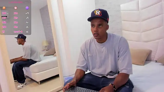 jax black online show from November 25, 2025, 6:52 pm