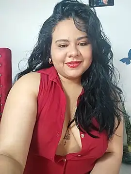 Snapshot of Tania_cruz_ chatting on December 5, 2025, 8:06 pm Tania cruz online show from December 5, 2025, 8:06 pm