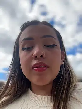 Snapshot of Aura_Kaiser chatting on November 1, 2025, 7:52 pm Aura Kaiser online show from November 1, 2025, 7:52 pm