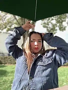 Snapshot of Aura_Kaiser chatting on November 3, 2025, 8:23 pm Aura Kaiser online show from November 3, 2025, 8:23 pm