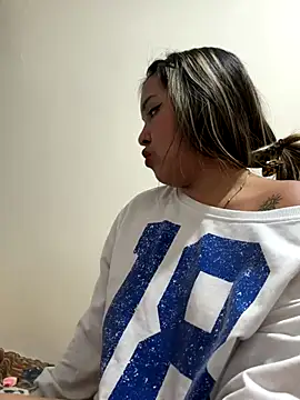 Snapshot of Aura_Kaiser chatting on November 4, 2025, 8:29 am Aura Kaiser online show from November 4, 2025, 8:29 am