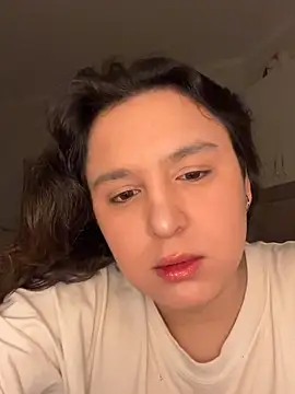 Snapshot of Luisaa_rosee chatting on October 31, 2025, 11:00 pm Luisaa rosee online show from October 31, 2025, 11:00 pm