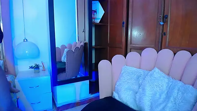 Snapshot of Amara_Martell chatting on October 10, 2025, 12:50 pm Amara Martell online show from October 10, 2025, 12:50 pm