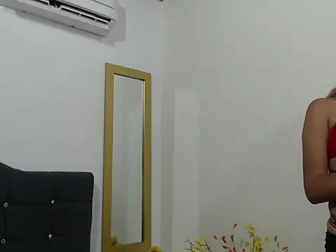 Snapshot of Adriana_Belle chatting on October 3, 2025, 7:59 pm Adriana Belle online show from October 3, 2025, 7:59 pm