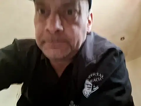 ChicoloXXX online show from June 4, 2026, 5:56 am