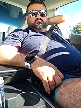 Roddog18 online show from October 22, 2025, 5:34 pm