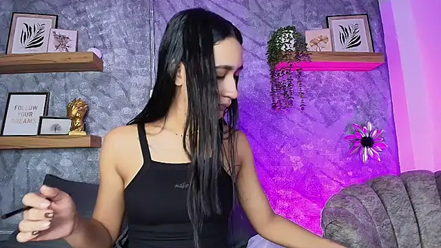 Snapshot of Nikolbrice chatting on February 13, 2026, 7:03 pm Nikolbrice online show from February 13, 2026, 7:03 pm