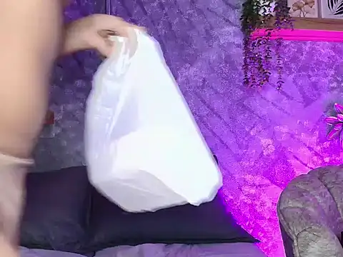 Snapshot of Nikolbrice chatting on February 12, 2026, 7:02 pm Nikolbrice online show from February 12, 2026, 7:02 pm