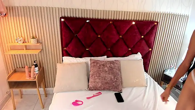 Snapshot of Bella_Miah chatting on October 1, 2025, 7:40 pm Bella Miah online show from October 1, 2025, 7:40 pm