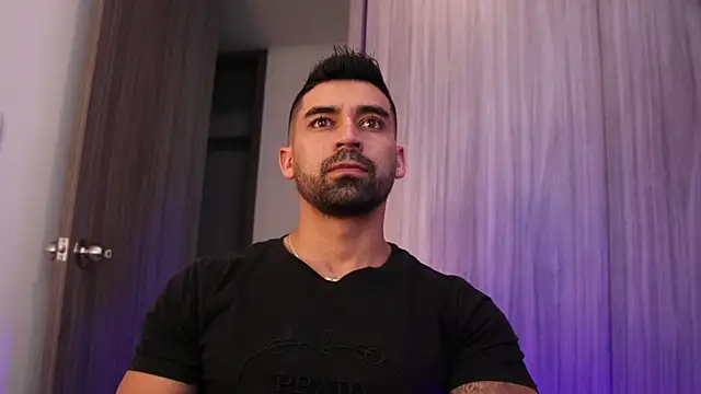 SOY MIKE online show from November 17, 2025, 11:42 pm