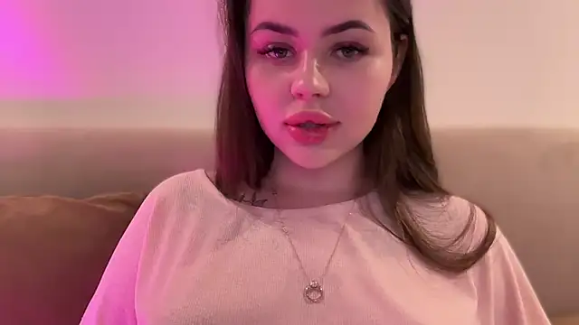 AlmaryKim online show from November 6, 2025, 9:30 pm