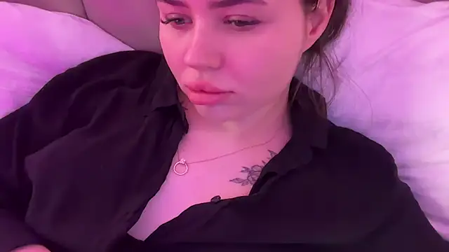 AlmaryKim online show from February 11, 2026, 5:46 pm