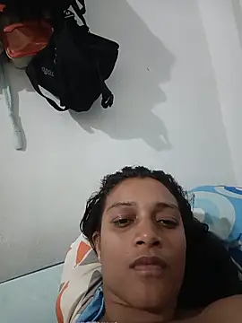 Snapshot of LucyAndBella chatting on May 15, 2026, 2:53 am LucyAndBella online show from May 15, 2026, 2:53 am