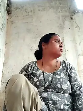Snapshot of Monalisa22y chatting on October 6, 2025, 4:02 am Monalisa22y online show from October 6, 2025, 4:02 am