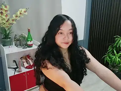 UrFavouriteCravings online show from December 15, 2025, 1:17 pm