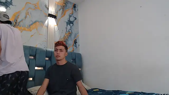 Snapshot of VERY_HOT_GUYS chatting on February 7, 2026, 1:19 pm VERY HOT GUYS online show from February 7, 2026, 1:19 pm