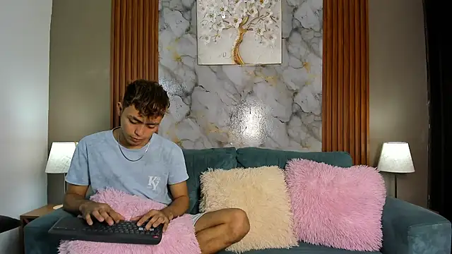 Snapshot of VERY_HOT_GUYS chatting on March 2, 2026, 1:18 pm VERY HOT GUYS online show from March 2, 2026, 1:18 pm