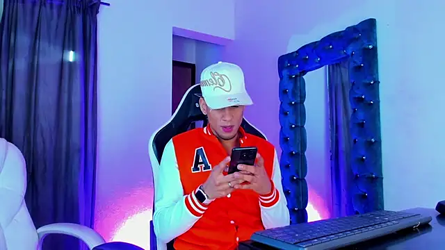 daddys insanee online show from November 24, 2025, 7:41 am