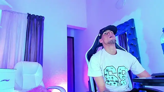 daddys insanee online show from December 2, 2025, 6:42 pm