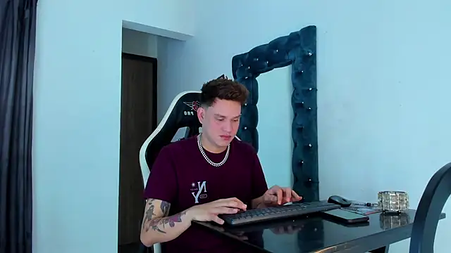 daddys insanee online show from November 11, 2025, 12:00 pm