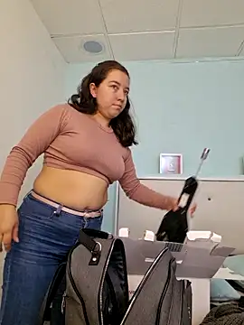 Snapshot of annyaparis chatting on October 14, 2025, 2:17 pm annyaparis online show from October 14, 2025, 2:17 pm